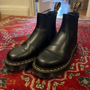 Women’s Dr. Martens Size 8 Chelsea Boots